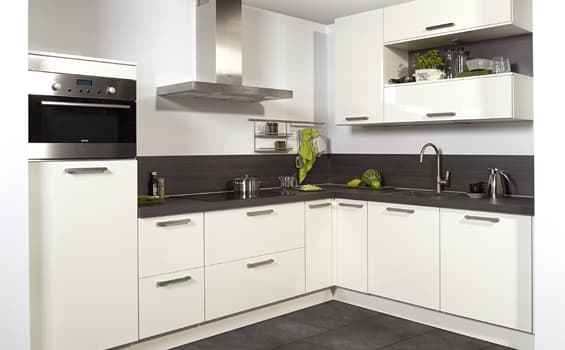 Hoogglans magnolia keuken